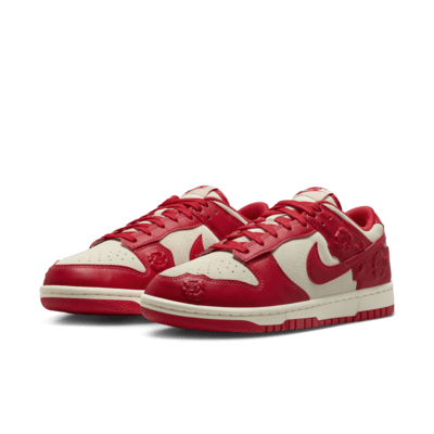 W+NIKE+DUNK+LOW.png